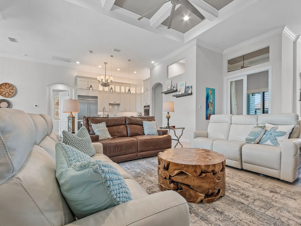 Luxurious Waterfront Retreat - 4 Bedroom Vacation Rental in Cape Coral